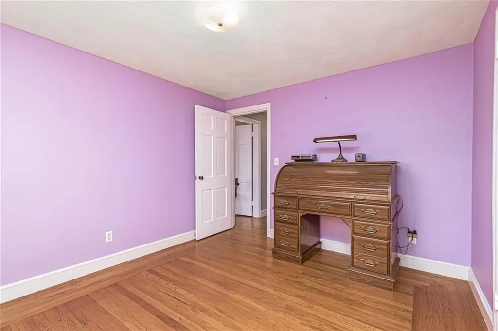 8 Somerset Road Cranston RI 02910