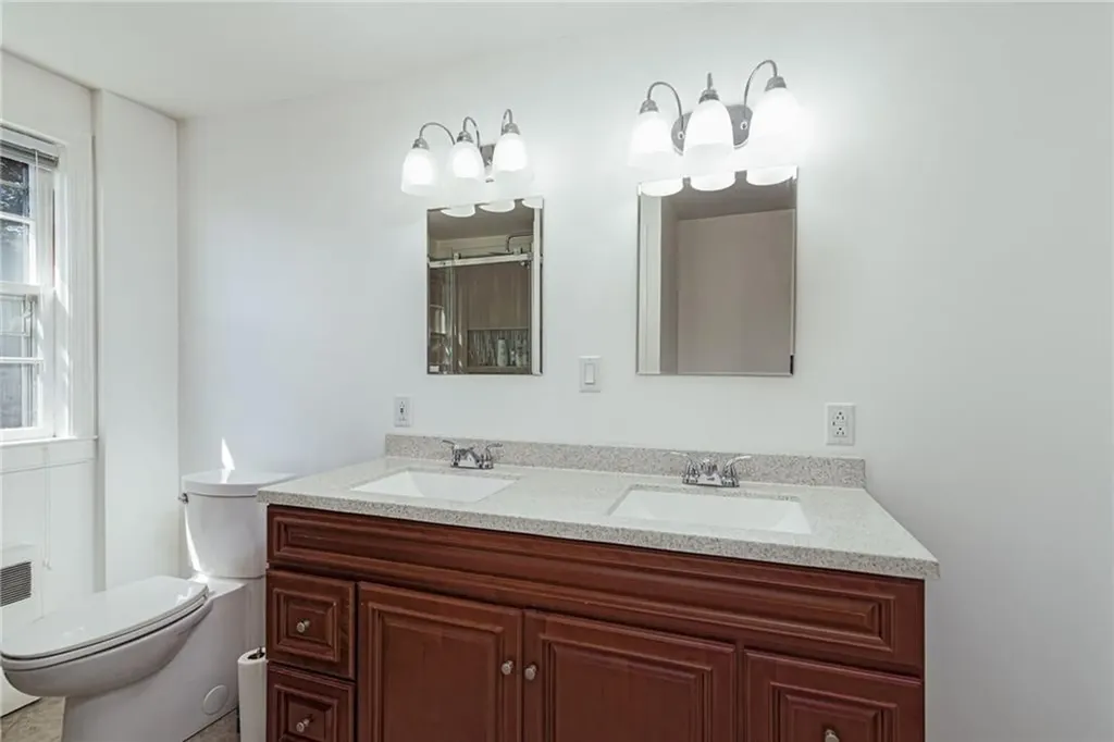 8 Somerset Road Cranston RI 02910
