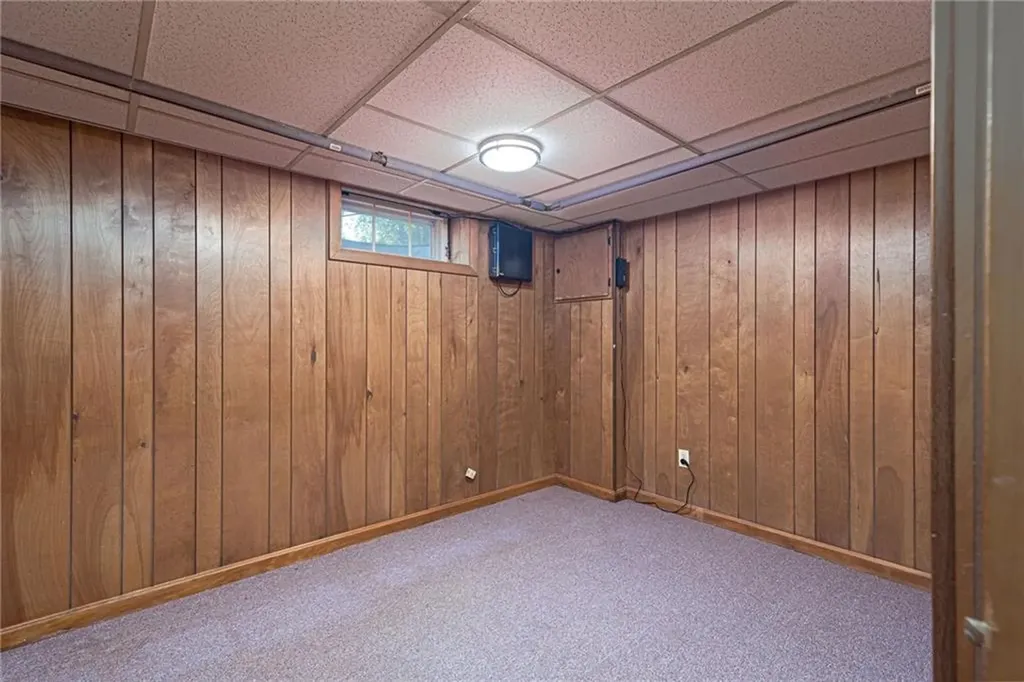 8 Somerset Road Cranston RI 02910