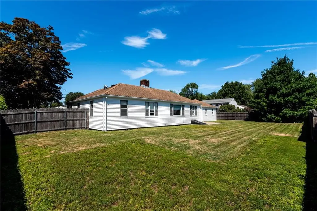 8 Somerset Road Cranston RI 02910