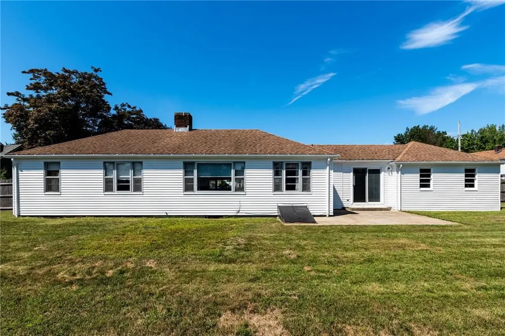 8 Somerset Road Cranston RI 02910