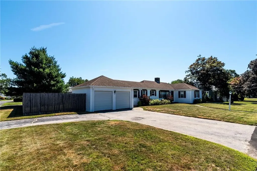 8 Somerset Road Cranston RI 02910
