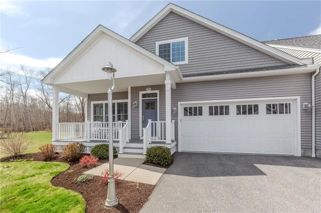 200 Wickford Court North Kingstown RI 02852