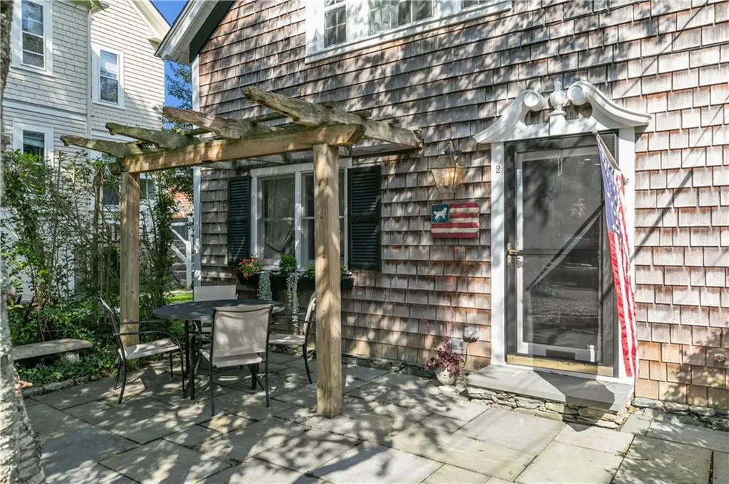 2 Lasalle Place Newport RI 02840