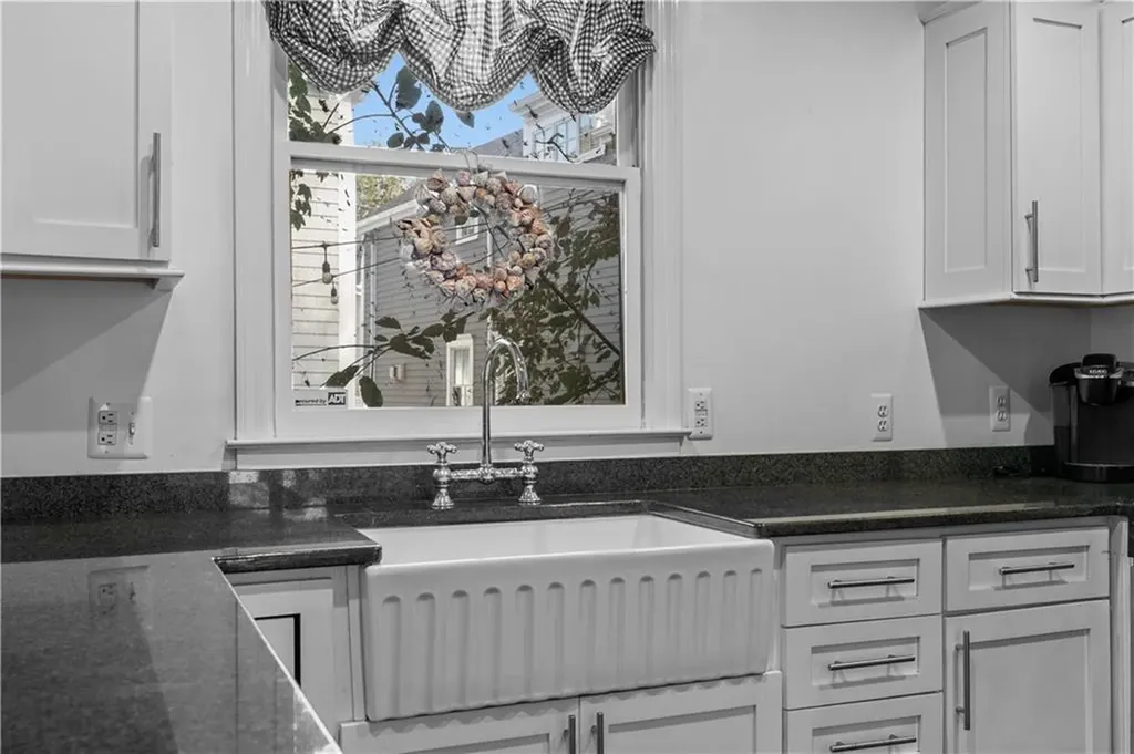 2 Lasalle Place Newport RI 02840