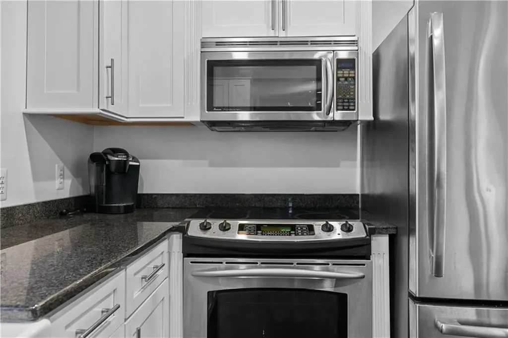 2 Lasalle Place Newport RI 02840