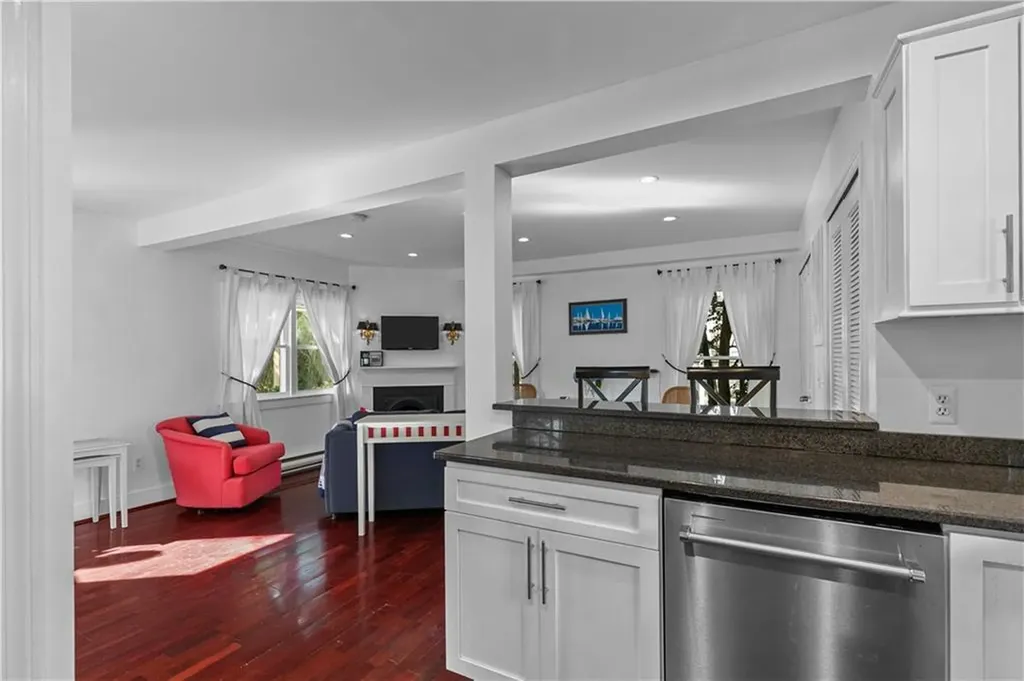 2 Lasalle Place Newport RI 02840