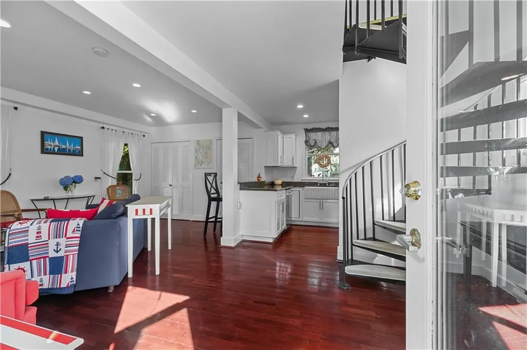 2 Lasalle Place Newport RI 02840
