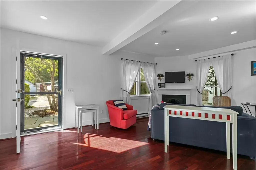 2 Lasalle Place Newport RI 02840