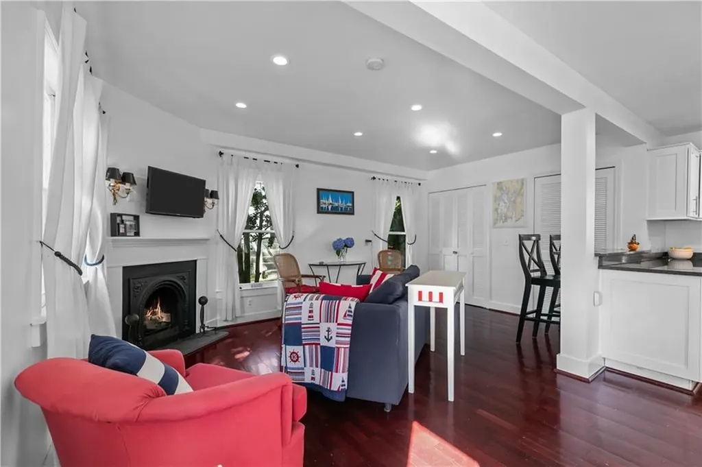 2 Lasalle Place Newport RI 02840