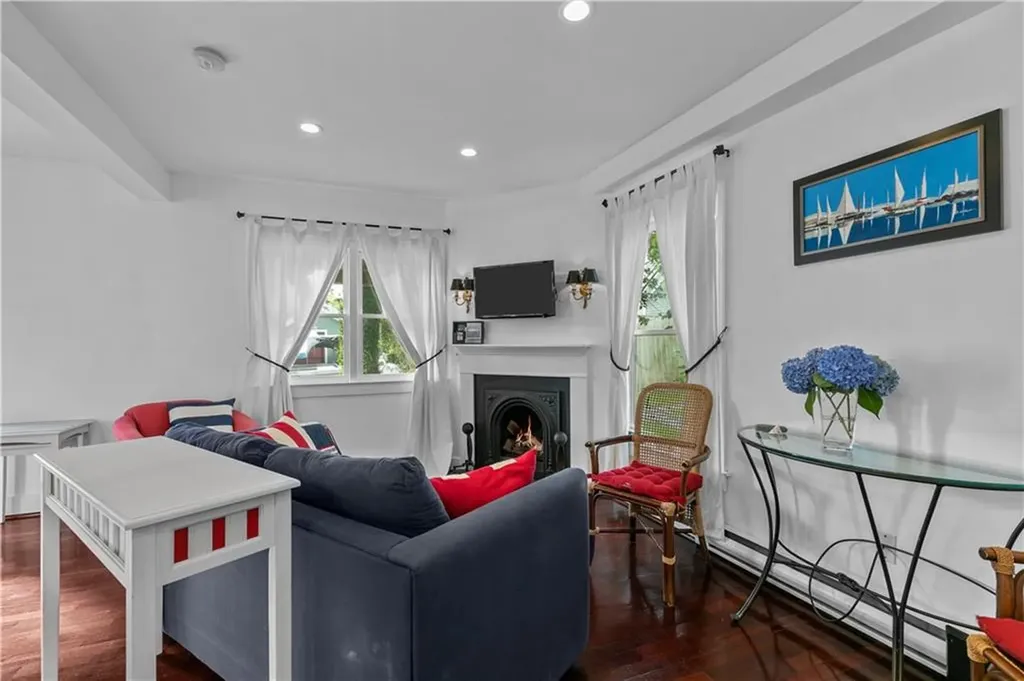 2 Lasalle Place Newport RI 02840
