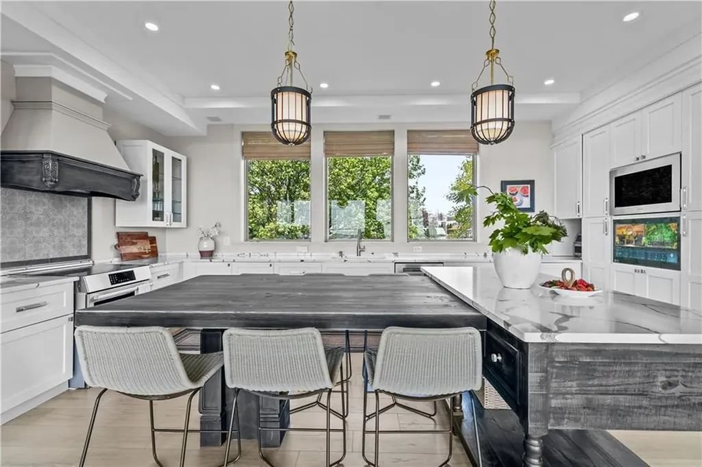 82 Ellery Road Newport RI 02840
