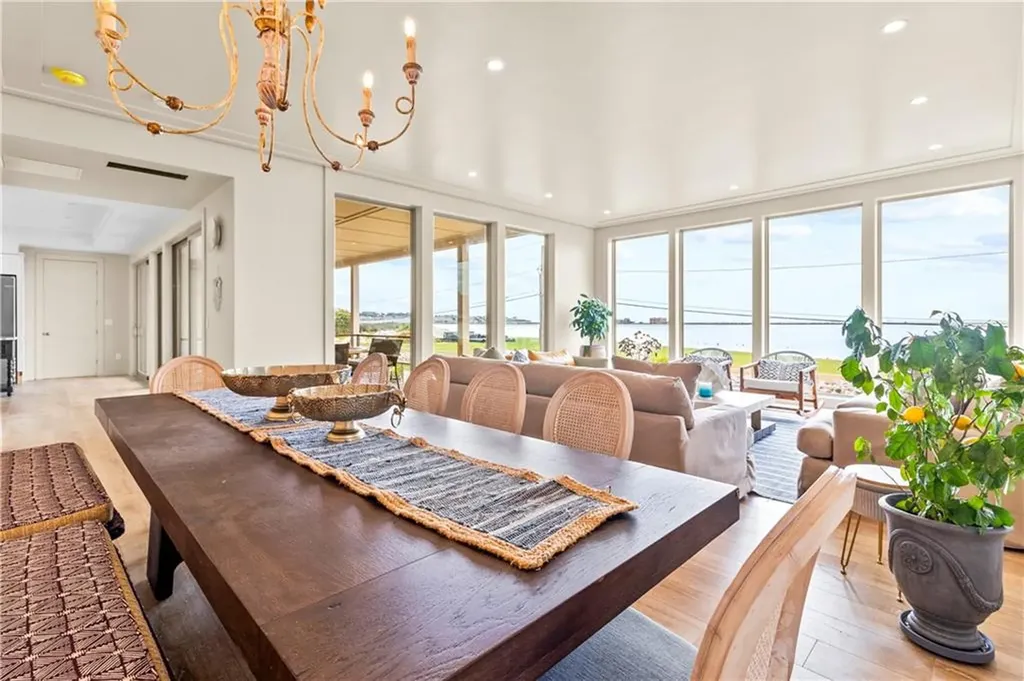 82 Ellery Road Newport RI 02840