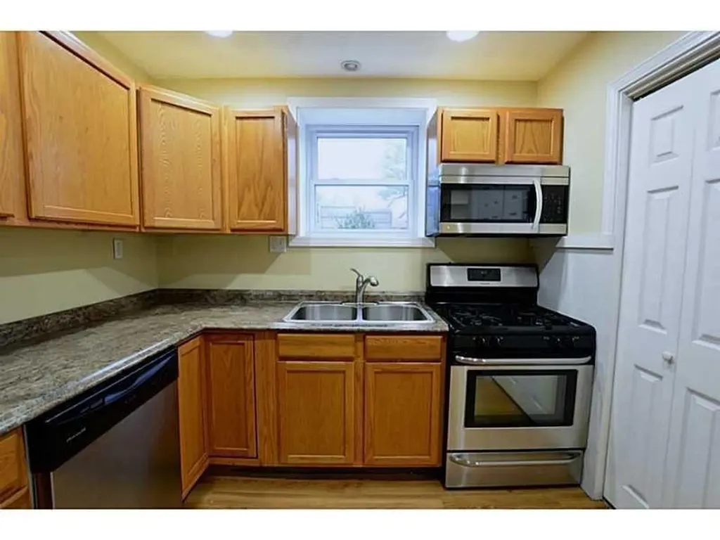 38 New London Avenue West Warwick RI 02893