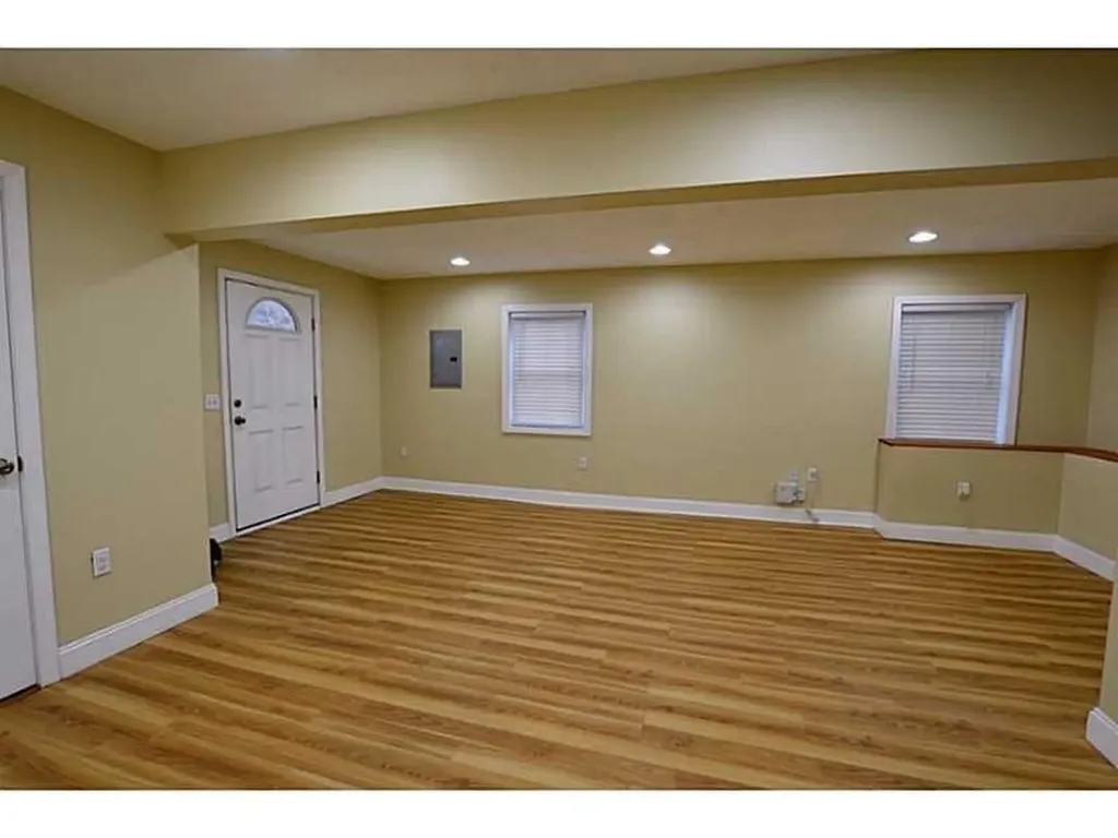 38 New London Avenue West Warwick RI 02893