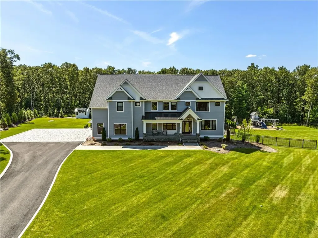 262 Douglas Pike Smithfield RI 02917