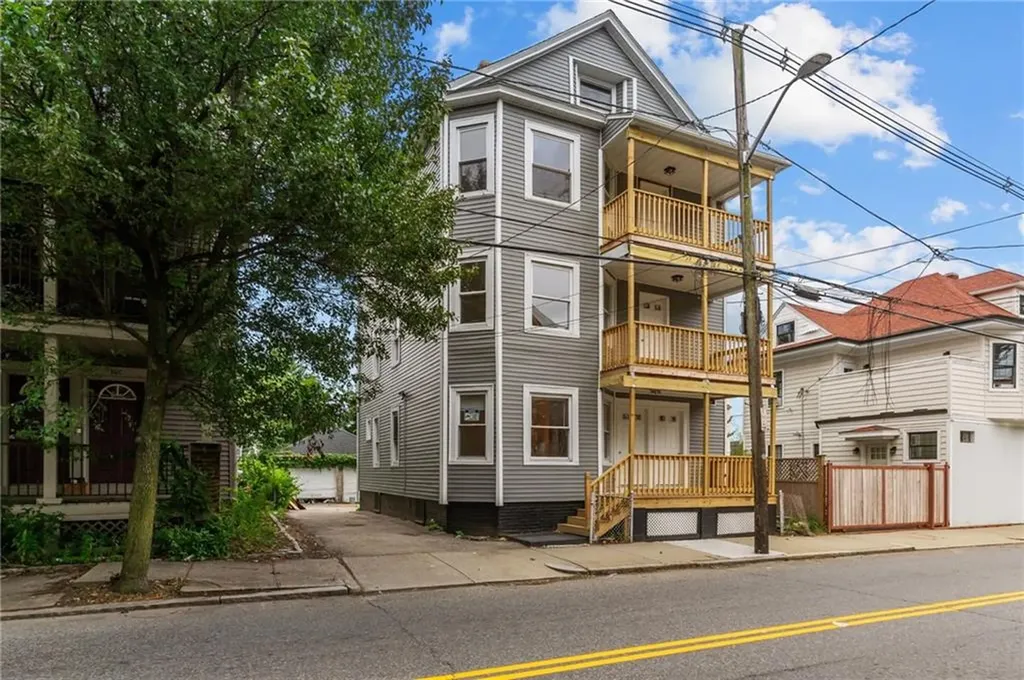 382 Orms Street Providence RI 02908