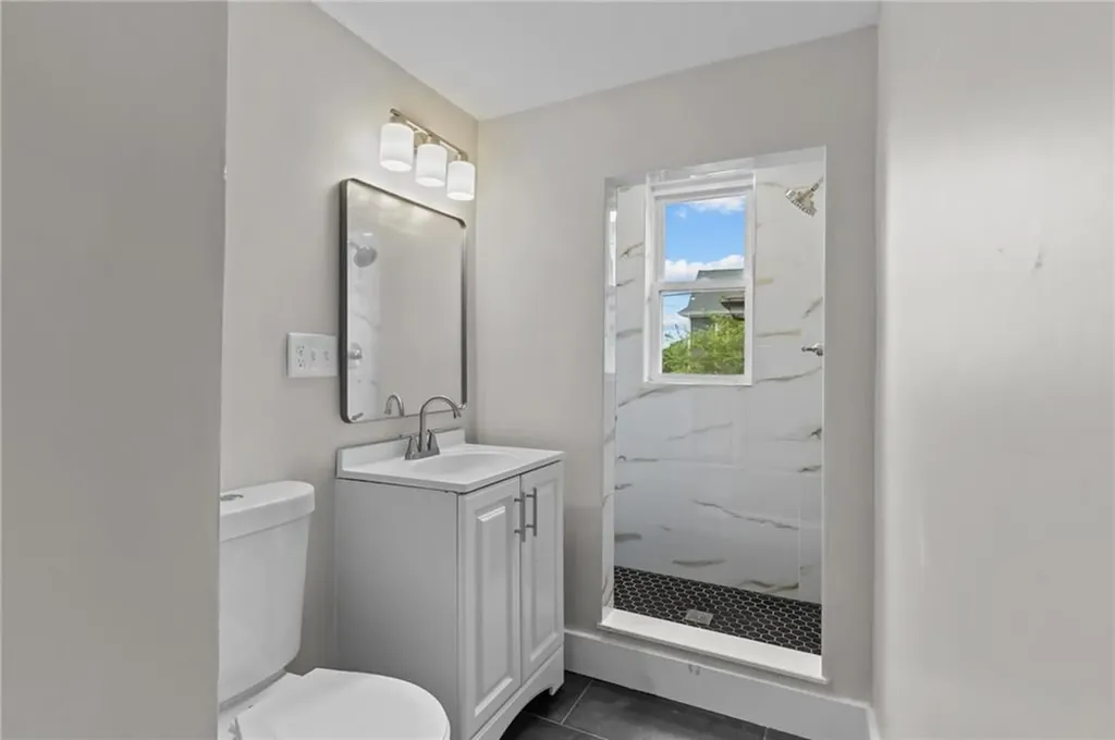 382 Orms Street Providence RI 02908