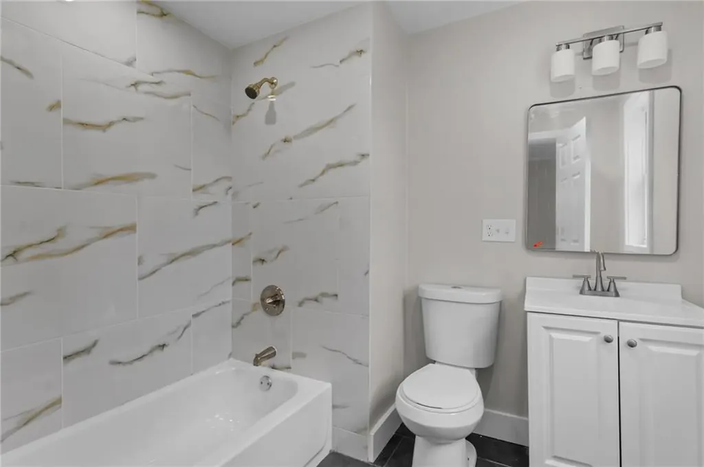 382 Orms Street Providence RI 02908