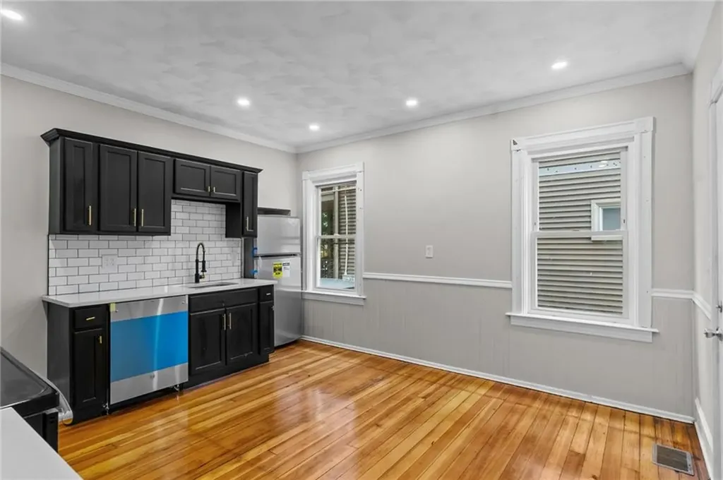 382 Orms Street Providence RI 02908