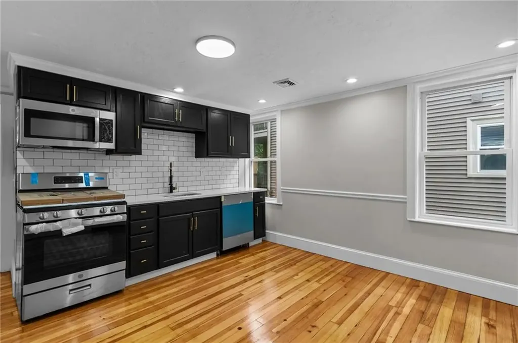 382 Orms Street Providence RI 02908