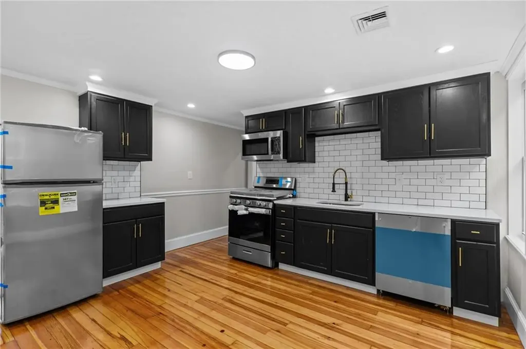 382 Orms Street Providence RI 02908