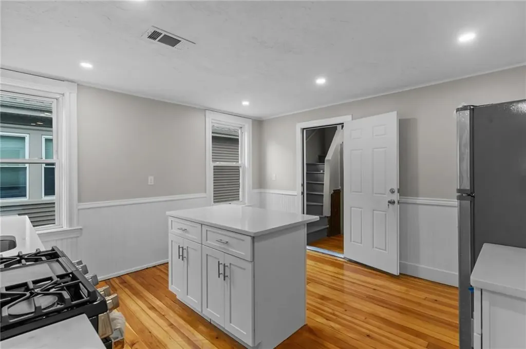 382 Orms Street Providence RI 02908