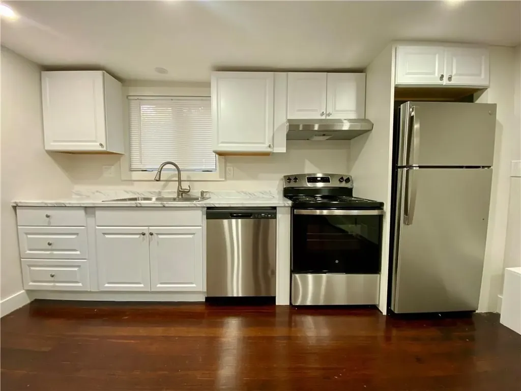 14 South Baptist Street Newport RI 02840