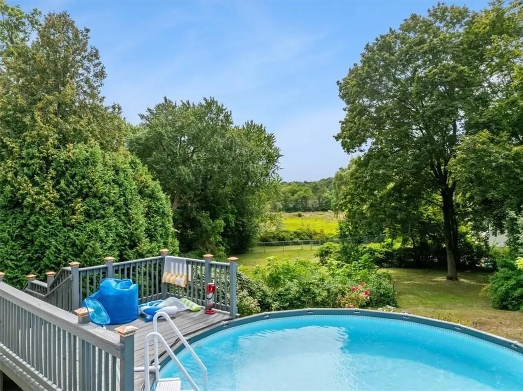 578 Woonasquatucket Avenue North Providence RI 02911