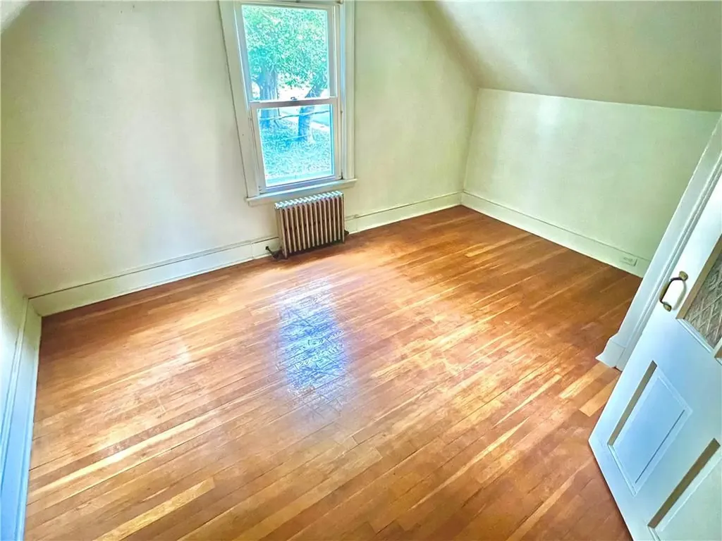 86 Maple Avenue Middletown RI 02842