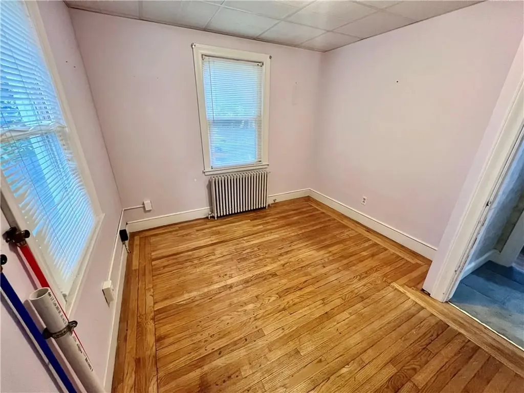 86 Maple Avenue Middletown RI 02842