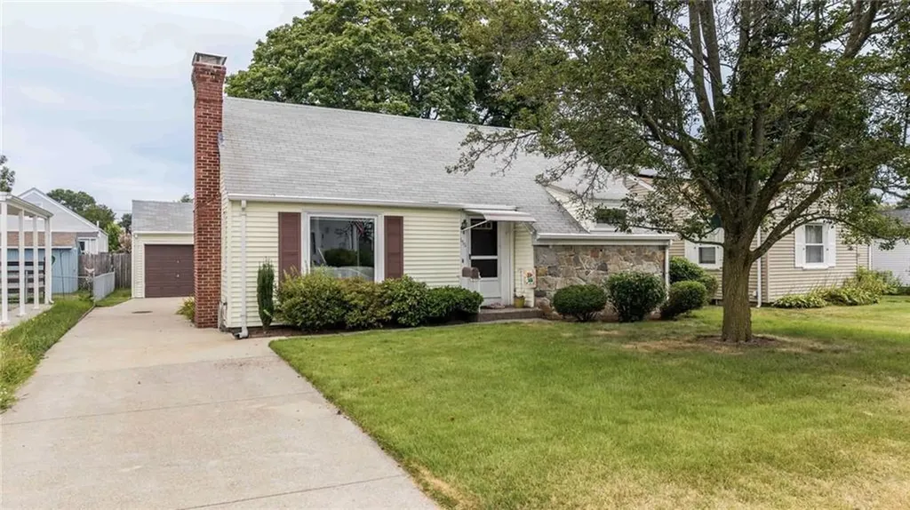 156 Whittier Road Pawtucket RI 02861