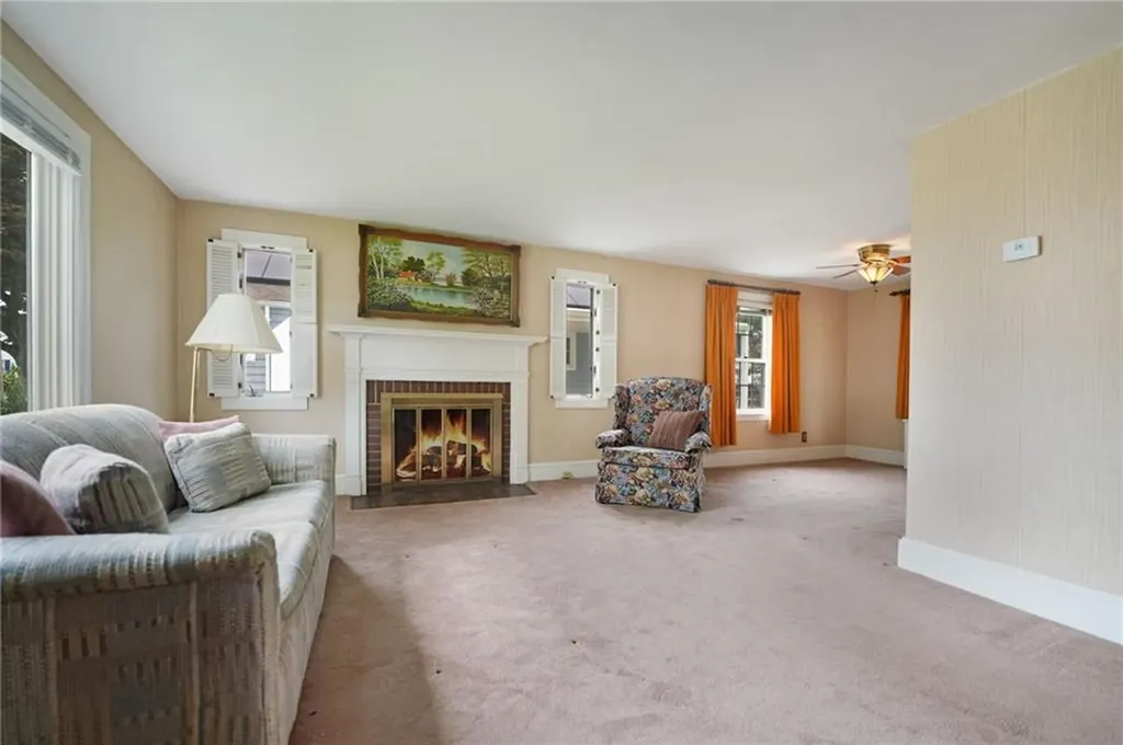 156 Whittier Road Pawtucket RI 02861