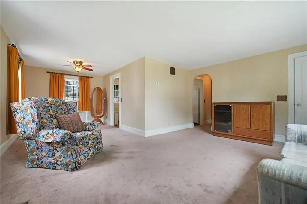 156 Whittier Road Pawtucket RI 02861