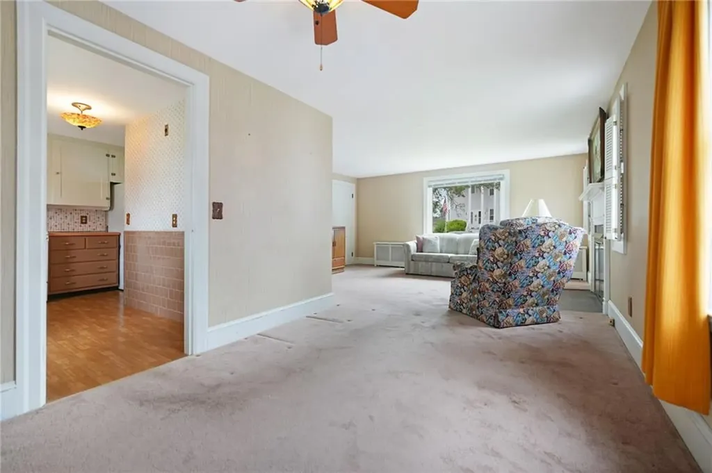 156 Whittier Road Pawtucket RI 02861
