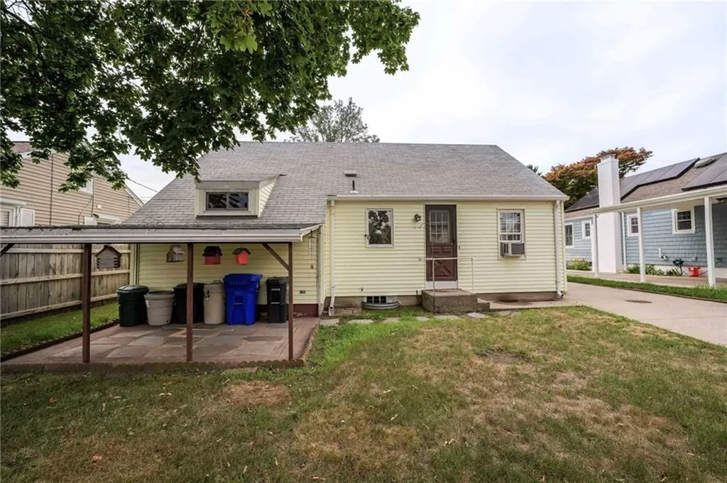 156 Whittier Road Pawtucket RI 02861