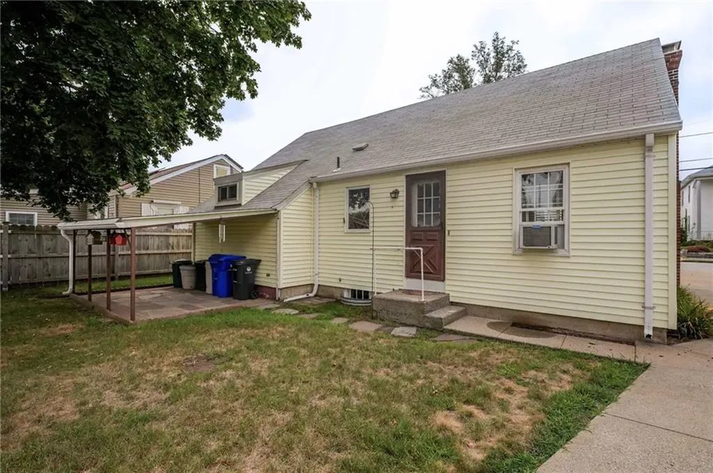 156 Whittier Road Pawtucket RI 02861