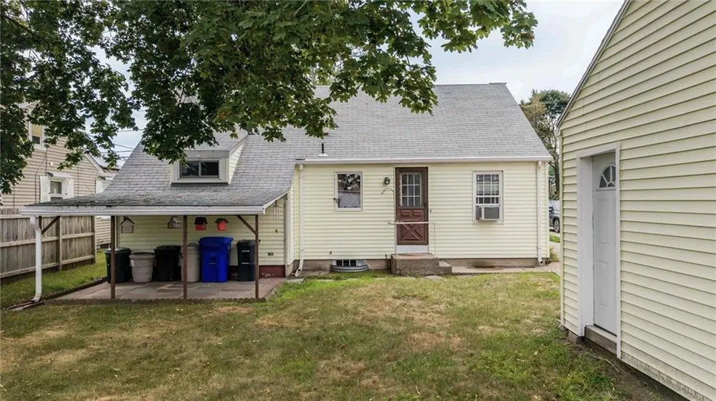 156 Whittier Road Pawtucket RI 02861