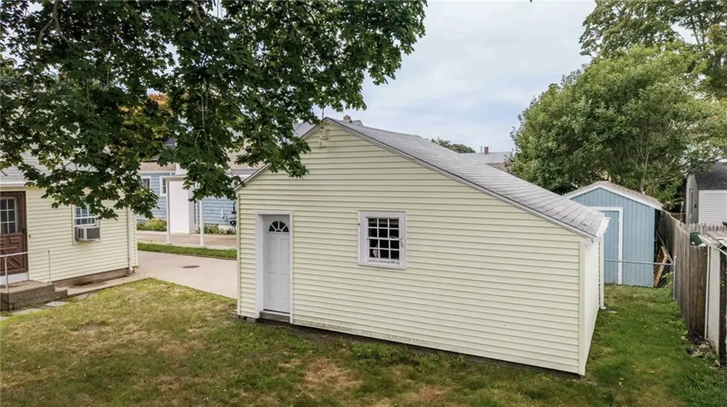 156 Whittier Road Pawtucket RI 02861