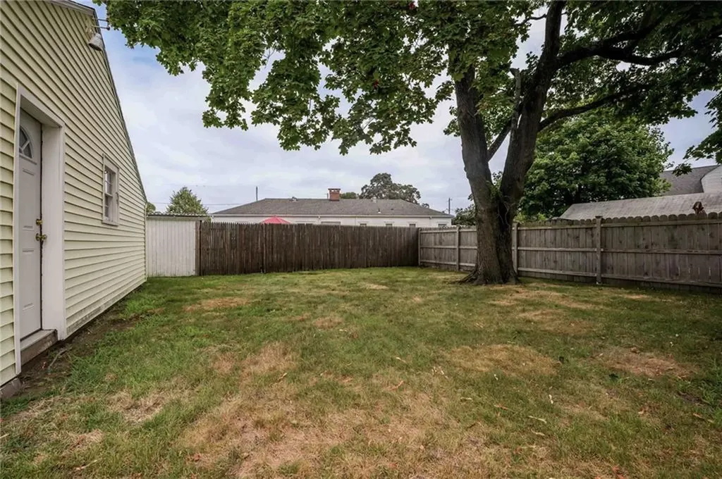 156 Whittier Road Pawtucket RI 02861