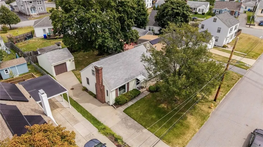 156 Whittier Road Pawtucket RI 02861