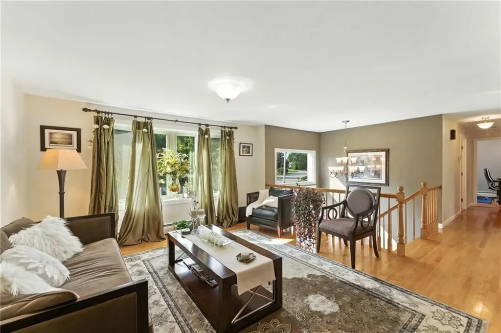 22 Camelot Circle Johnston RI 02919