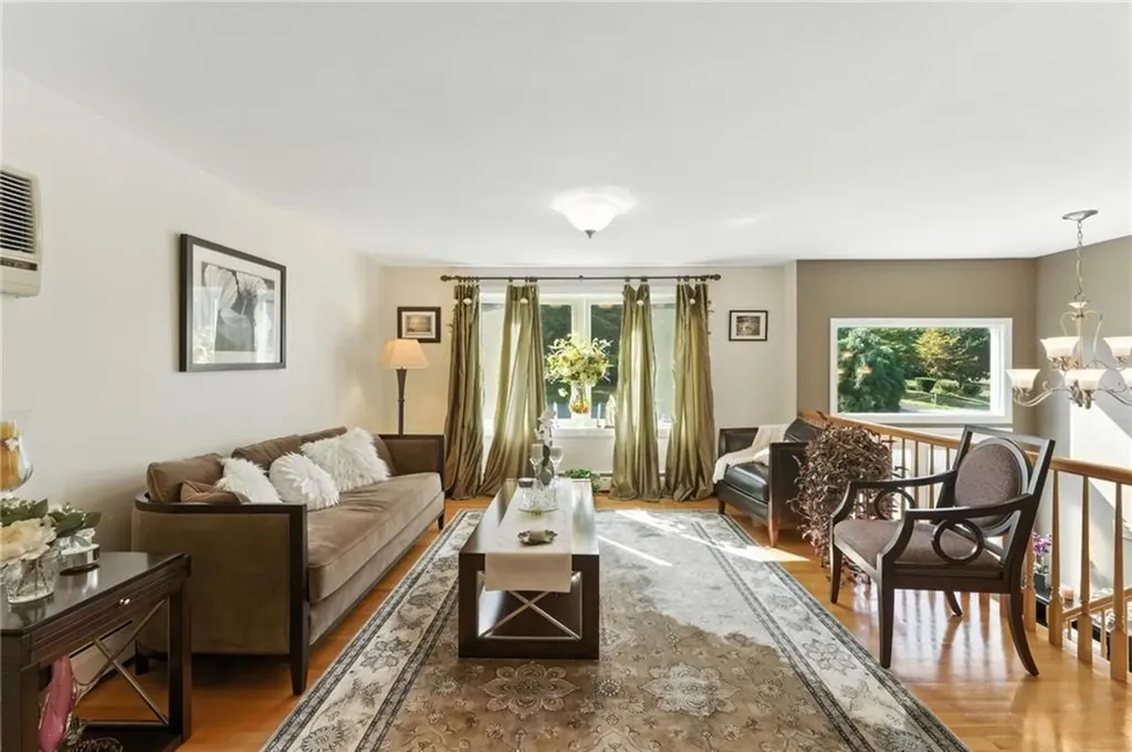 22 Camelot Circle Johnston RI 02919