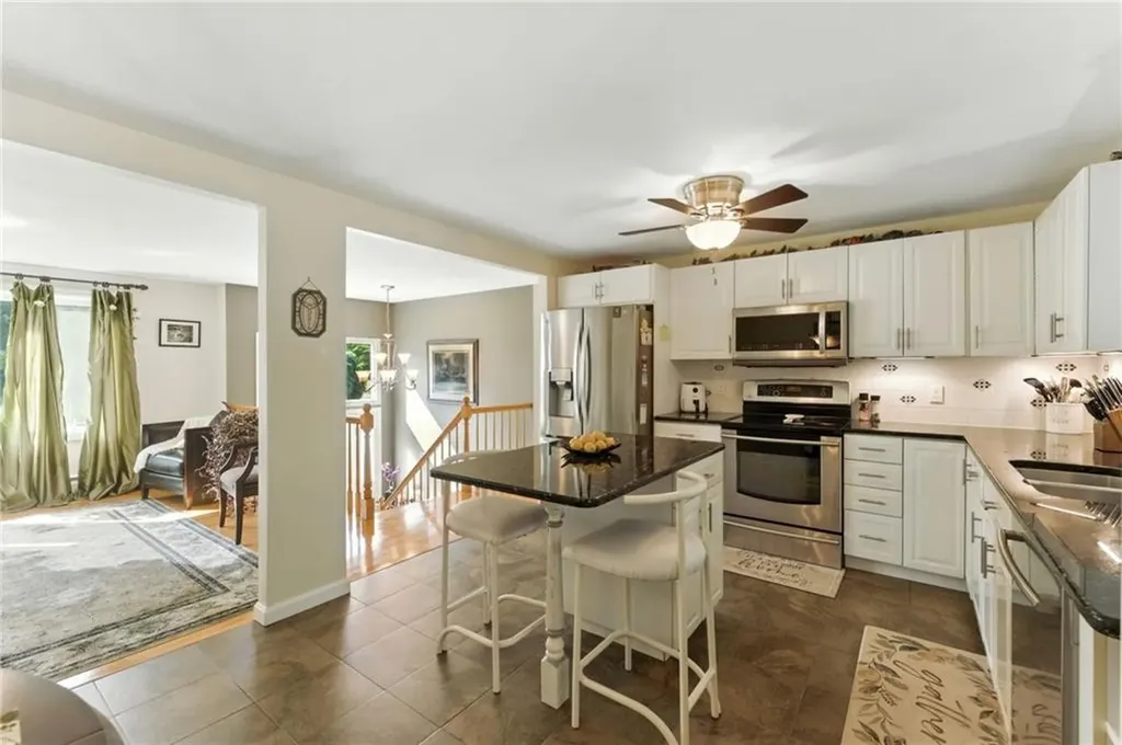 22 Camelot Circle Johnston RI 02919