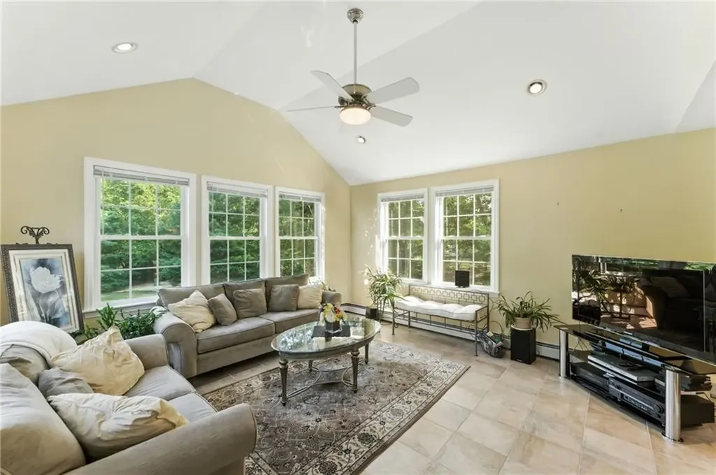 22 Camelot Circle Johnston RI 02919
