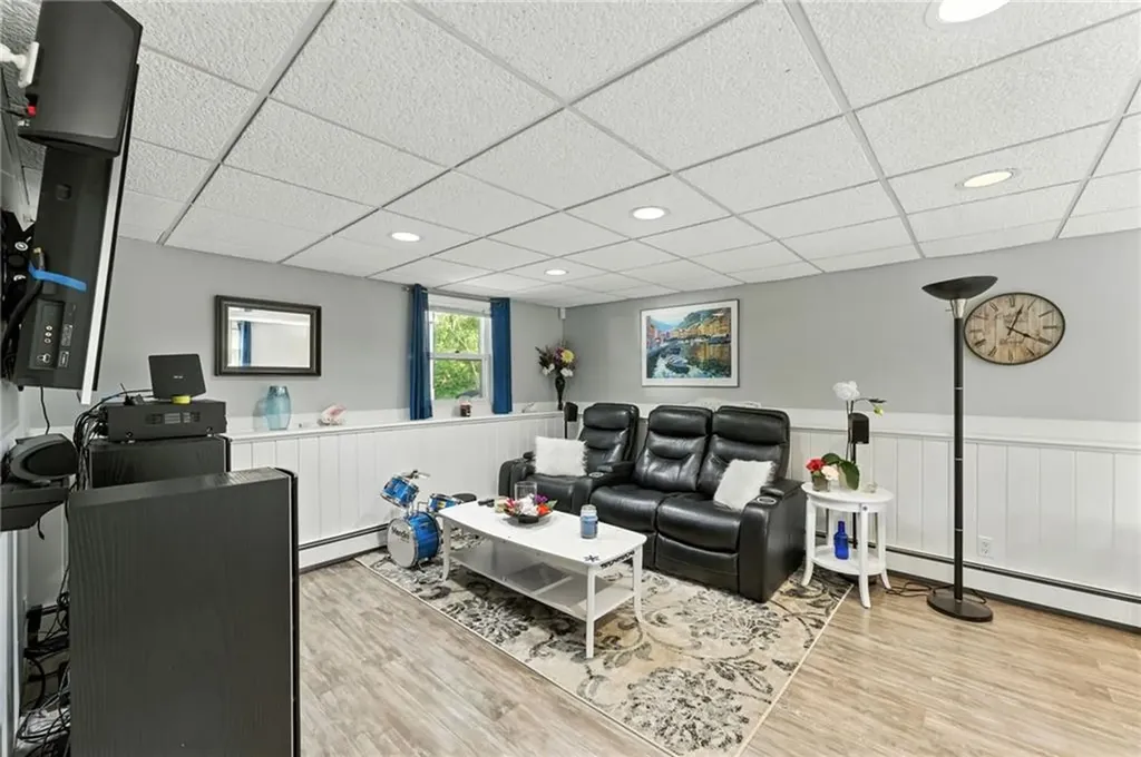 22 Camelot Circle Johnston RI 02919