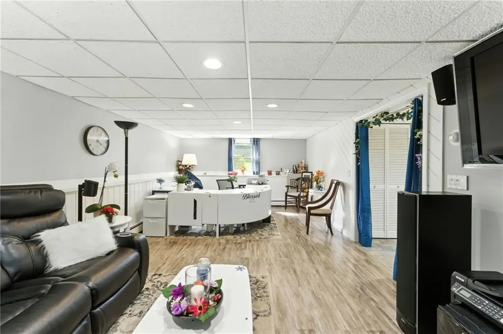 22 Camelot Circle Johnston RI 02919