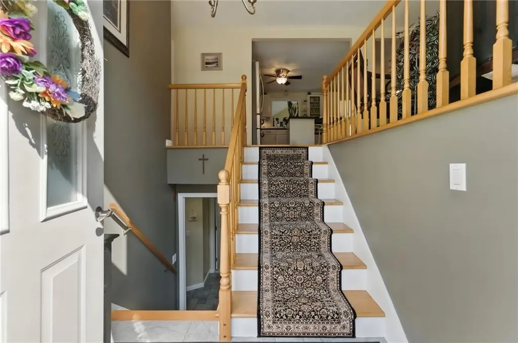 22 Camelot Circle Johnston RI 02919