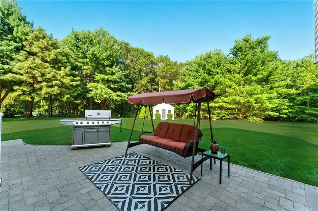 22 Camelot Circle Johnston RI 02919