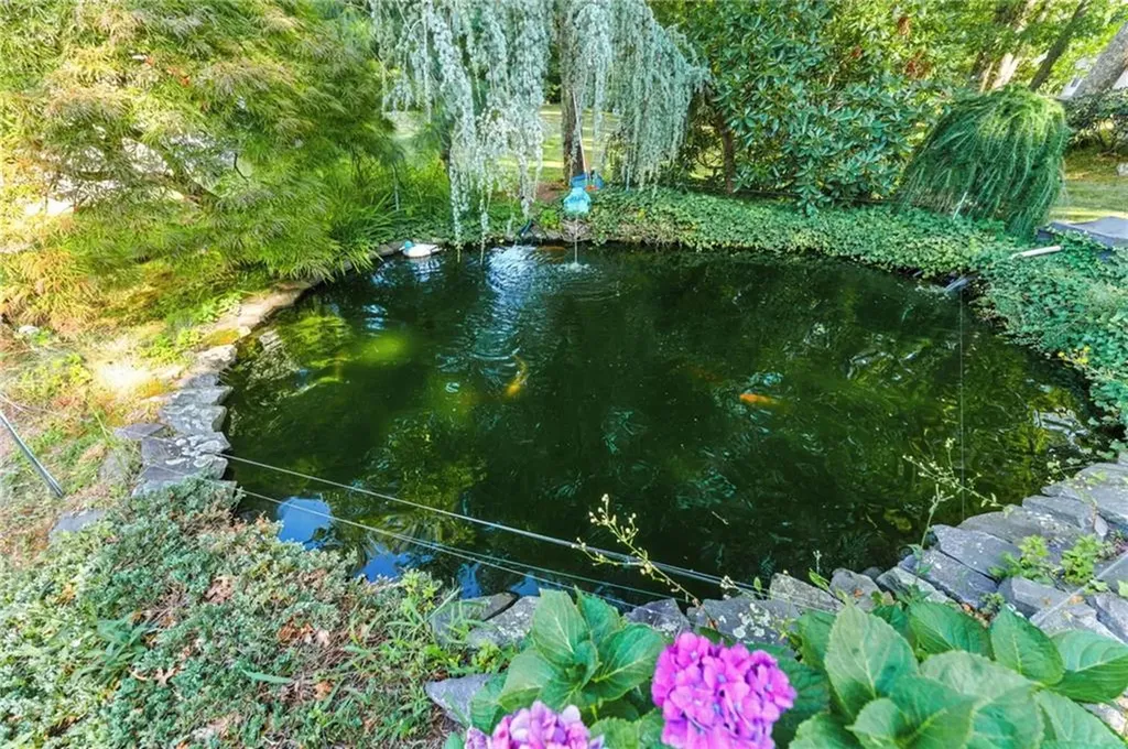 22 Camelot Circle Johnston RI 02919